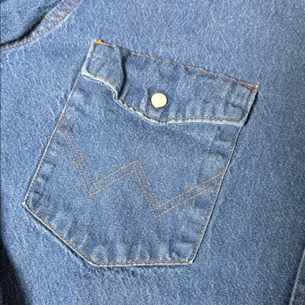 Wrangler Men's Classic Blue Pearl Snap Shirt Size 17.5x36 - Picture 2 of 6